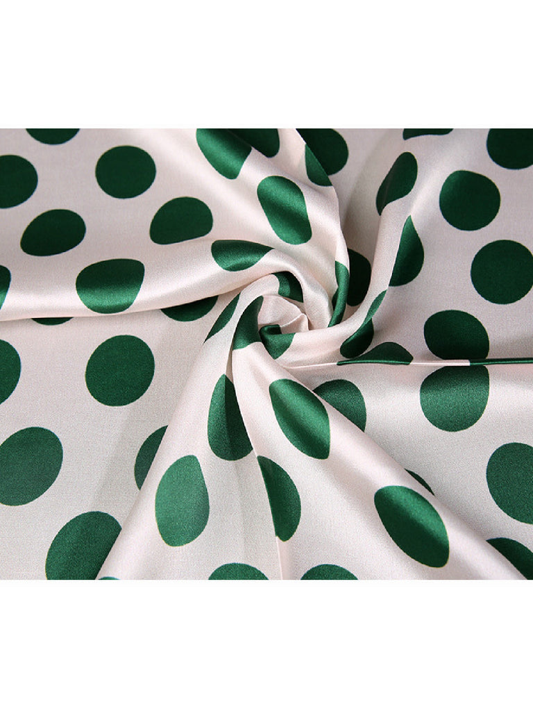 QUADRATISCHER SCHAL MIT GRÜNEN VINTAGE PUNKTEN