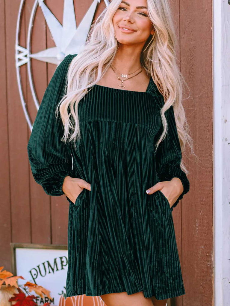 1960er Quadratischer Hals Puffärmel Samt Babydoll Kleid