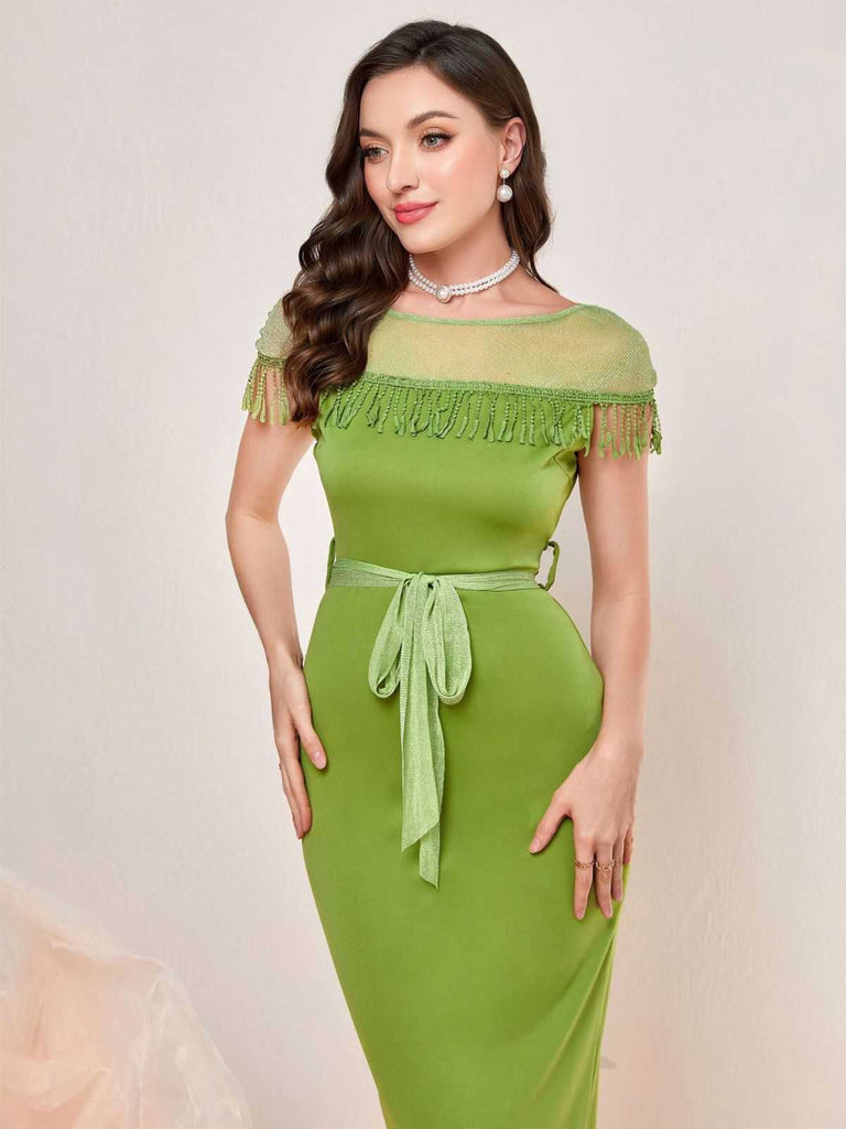 1960er Transparente Fransen Gürtel Enges Kleid