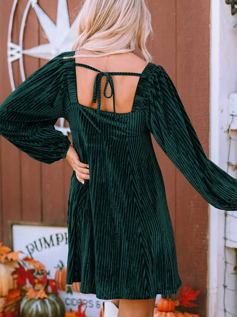 1960er Quadratischer Hals Puffärmel Samt Babydoll Kleid