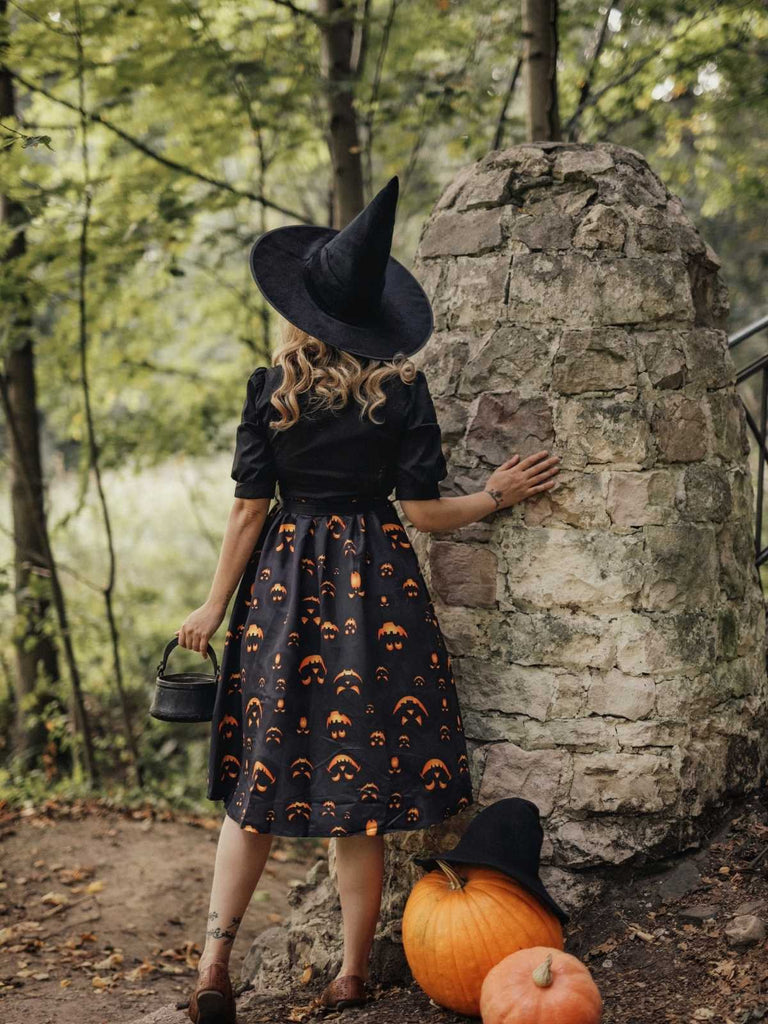 Schwarzes 1940er Halloween Revers Kürbis Gürtelkleid