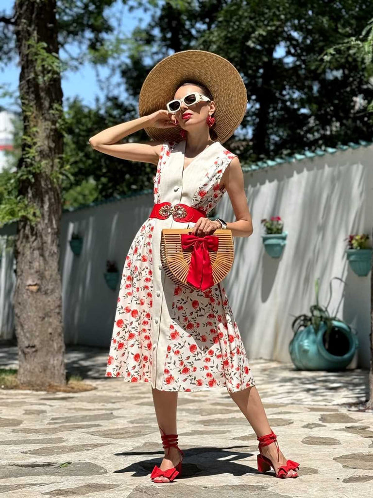 Beige & Rot 1950er Malerei Roses Gürtel Kleid