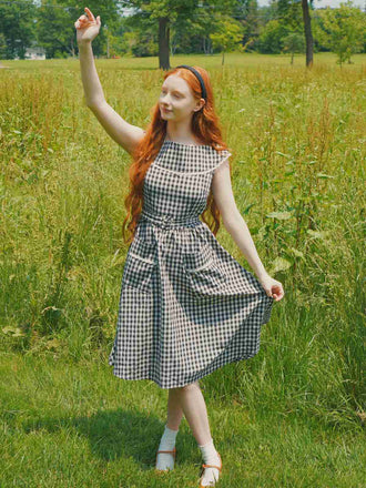 Schwarz 1950er Gingham Plaid Spitze Trim Gürtel Kleid