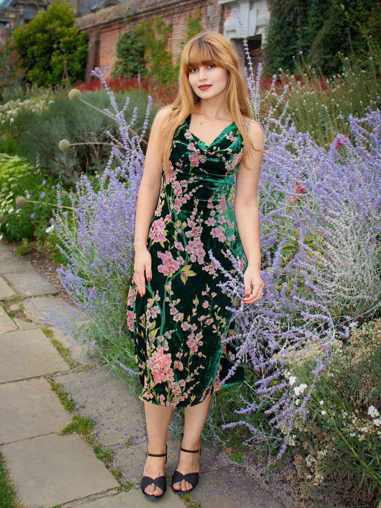 Grünes 1930er Kleid aus geblümtem Samt ohne Ärmel