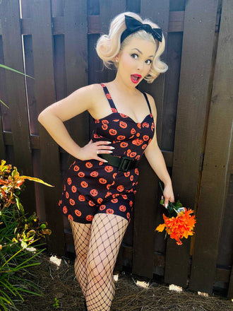 Schwarz 1950er Halloween Kürbisgesicht Romper