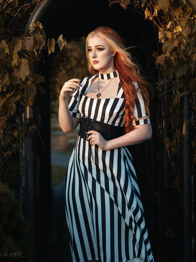 Schwarz 1950er Halloween Beetlejuice Kostüm Streifen Hohl Kragen Kleid