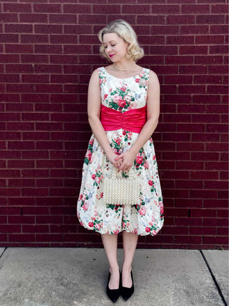 Multicolor 1950er Zurück-Bogen Antike Blumen Kleid