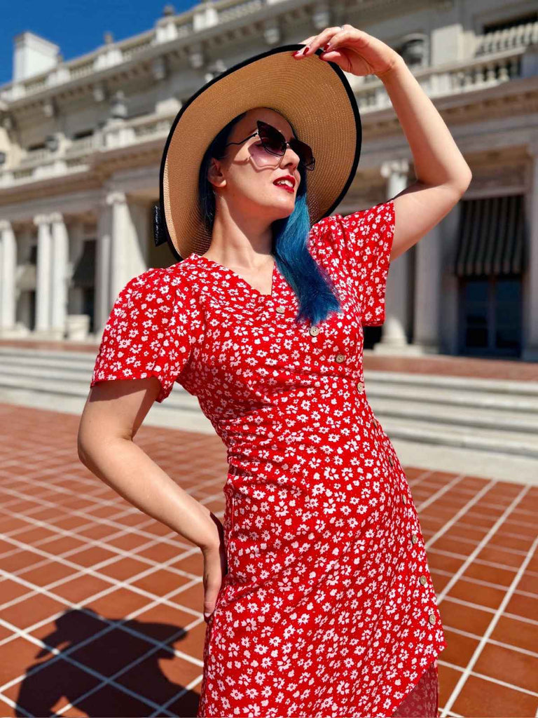 Rotes Geblümtes V-Ausschnitt-Knopfkleid 1930er